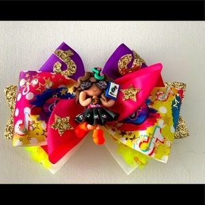 Moño echo a mano de 100%